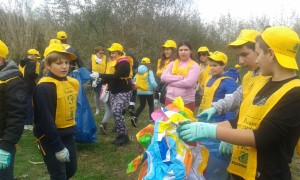 “Puliamo il mondo”, in azione gli alunni dell’Istituto Comprensivo N.1 al giardino botanico